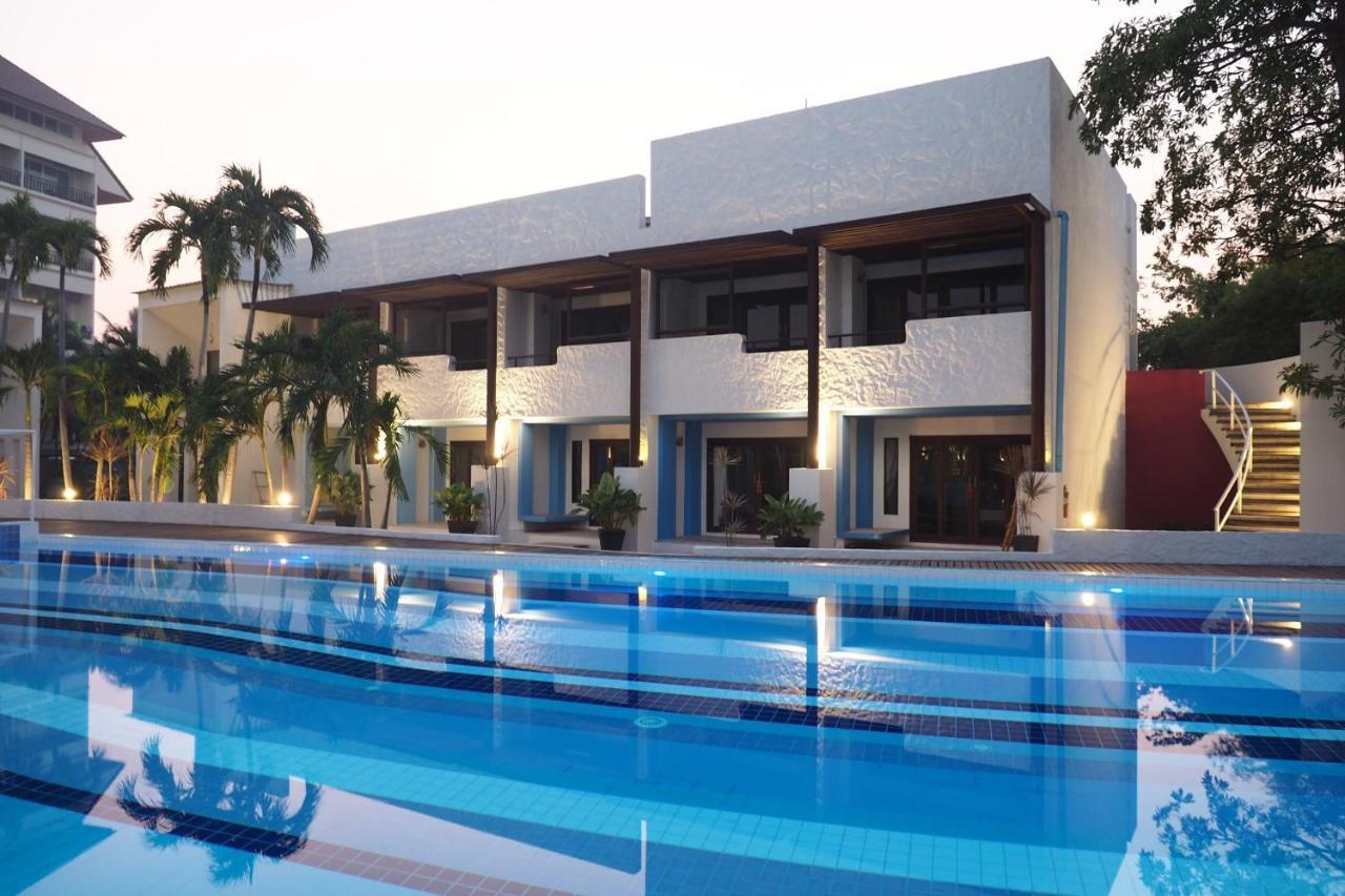 Kochira Hotel HHQ Exterior foto