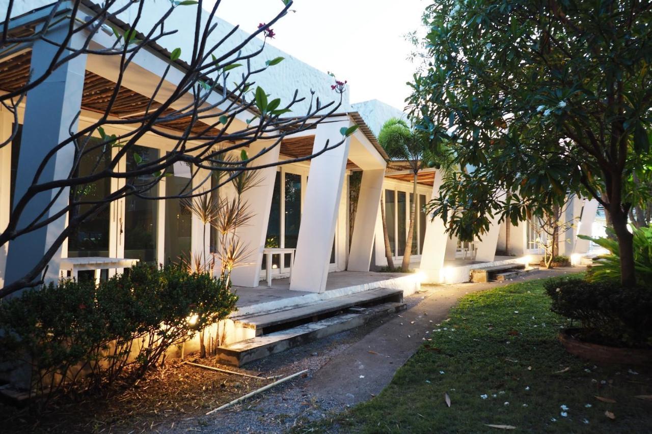 Kochira Hotel HHQ Exterior foto