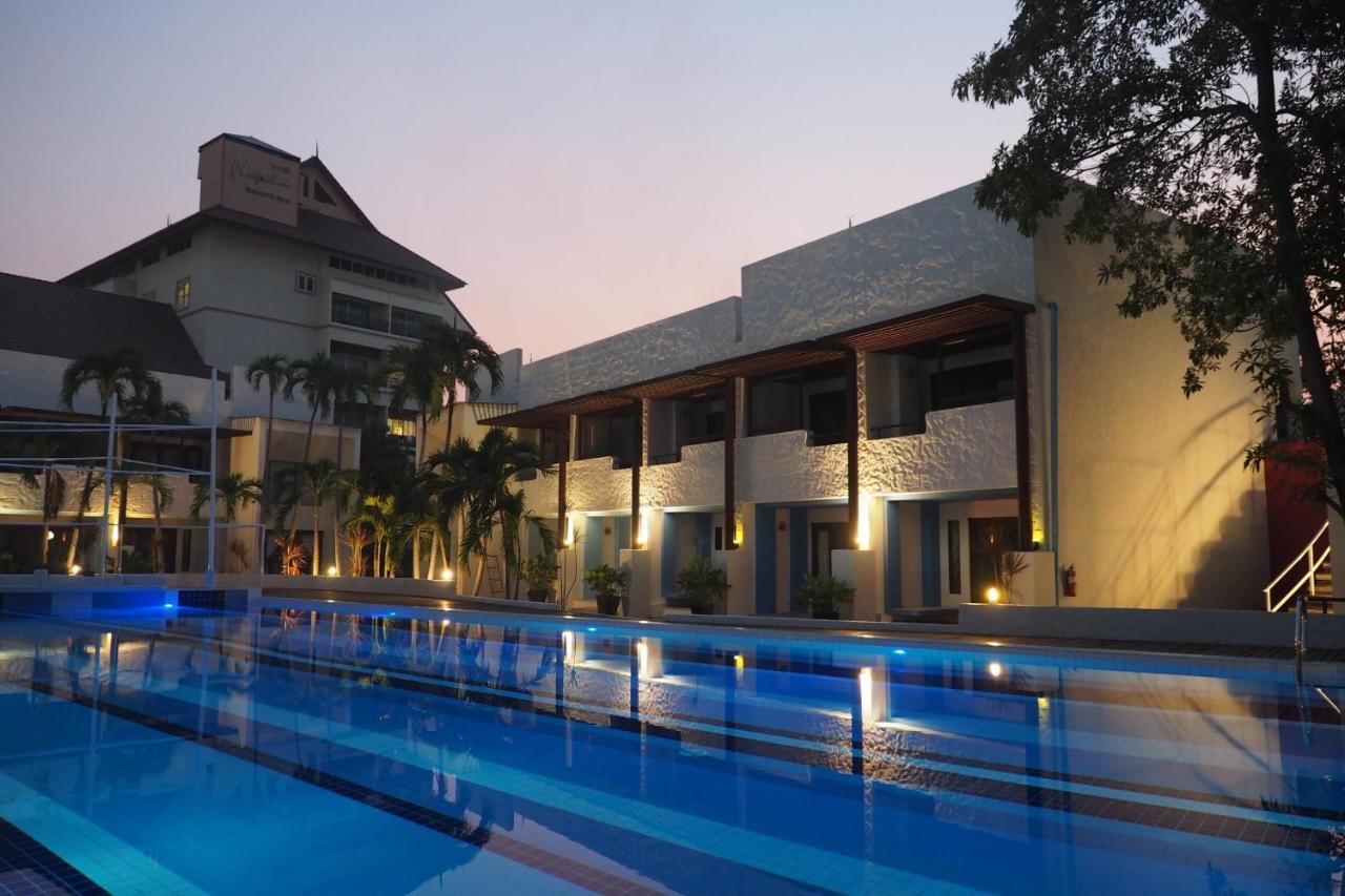 Kochira Hotel HHQ Exterior foto