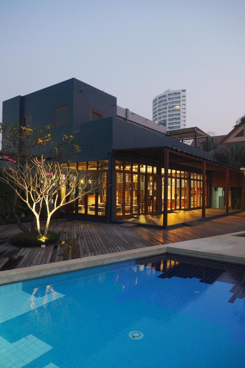 Kochira Hotel HHQ Exterior foto