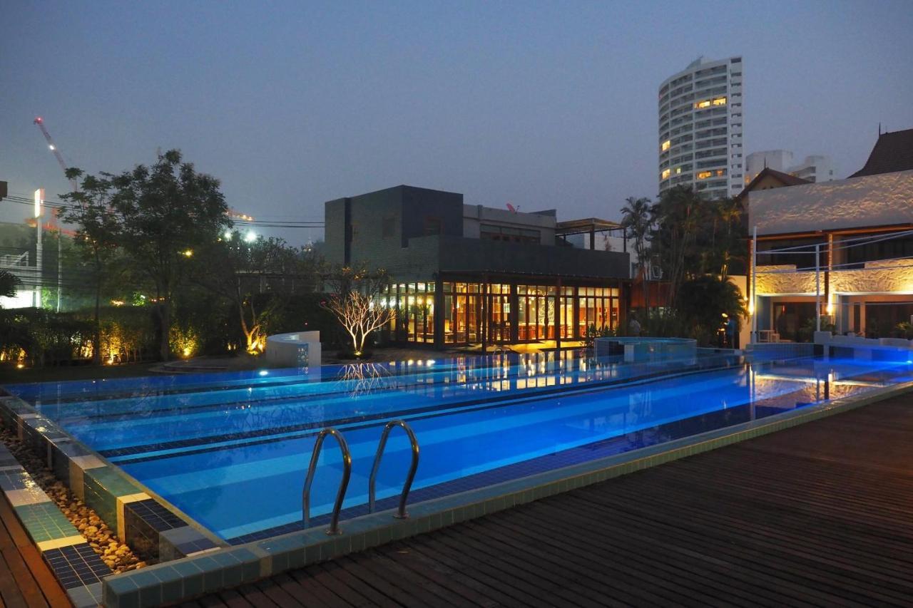 Kochira Hotel HHQ Exterior foto